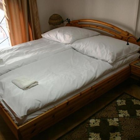 Walking Bed Budapest Hostel Room photo